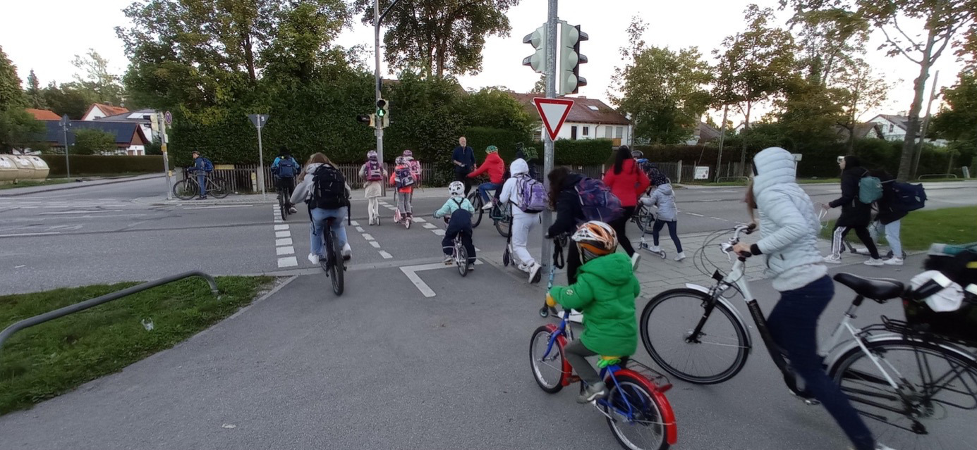 Große Bitte: Schulweghelfer sollen her. / Foto von P. Oberdörfer