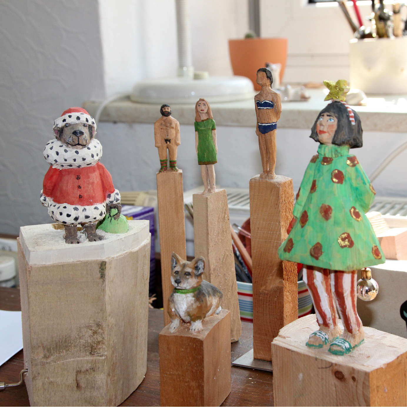 Pia Eisenhuts Figuren-Sammelsurium im Atelier
