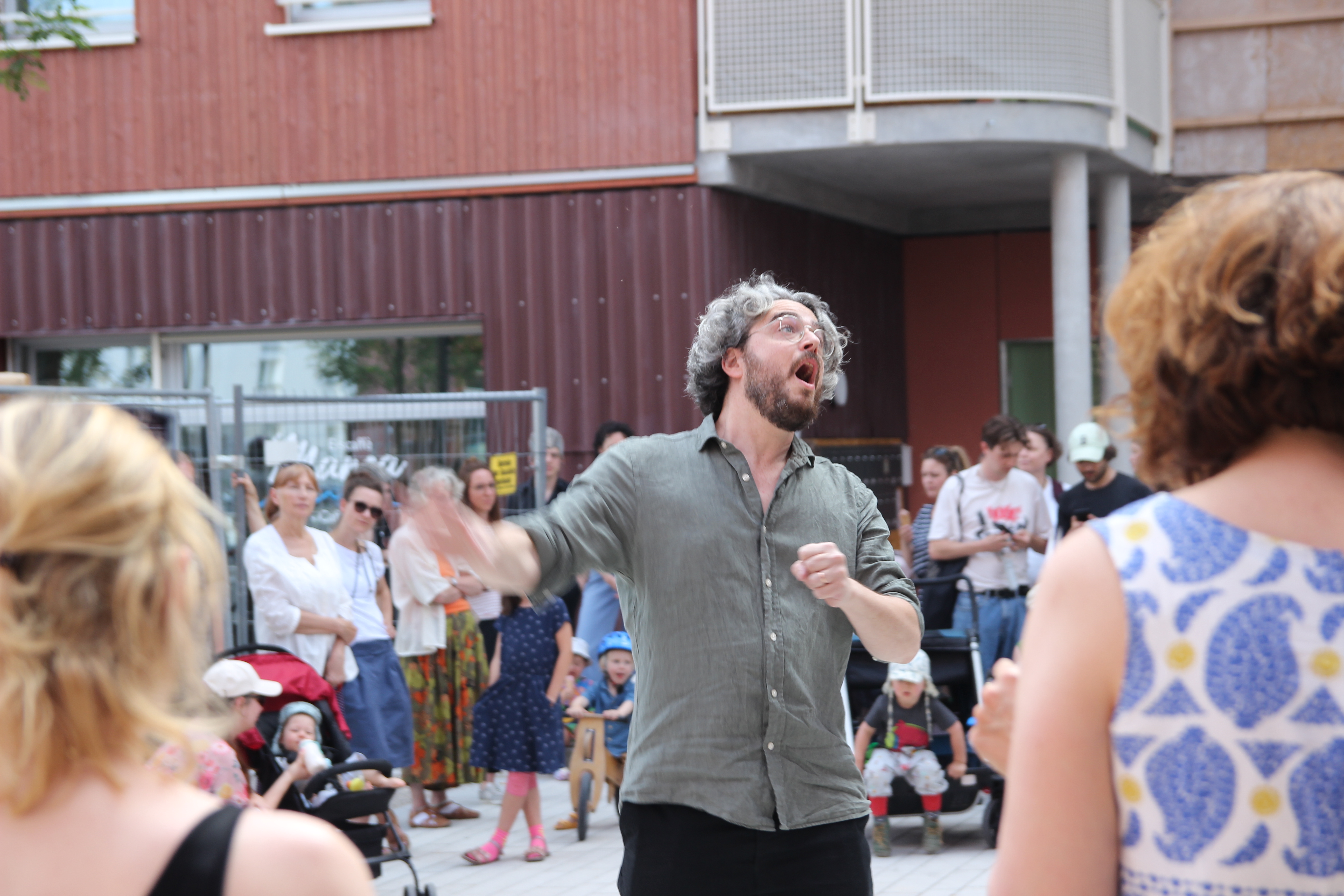 Das große Projekt war nur möglich mit engagierten Leuten. Im Fall des Erwachsenenchors: Raphael Schluesselberg …