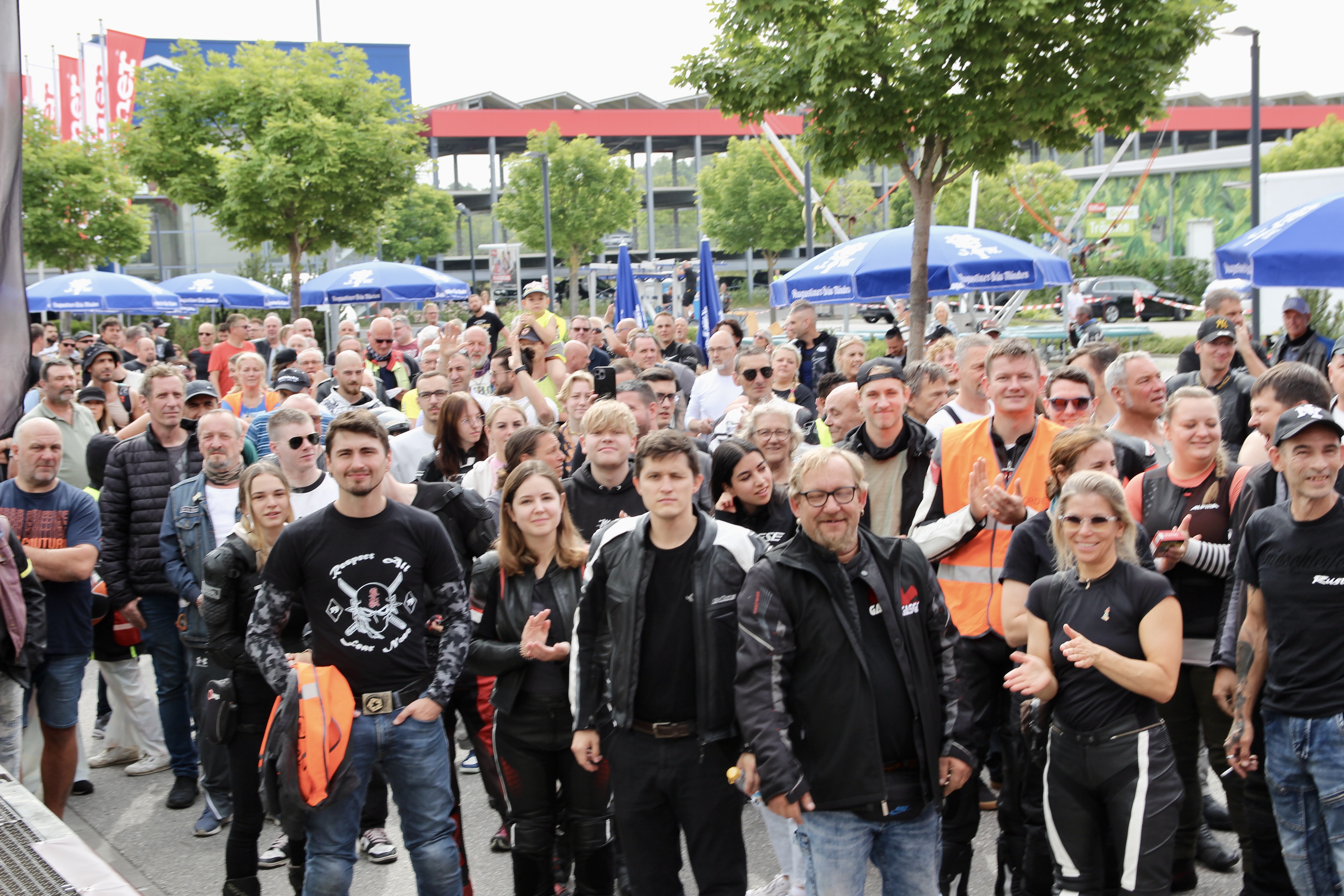 … für die rund 300 angemeldeten Fahrer