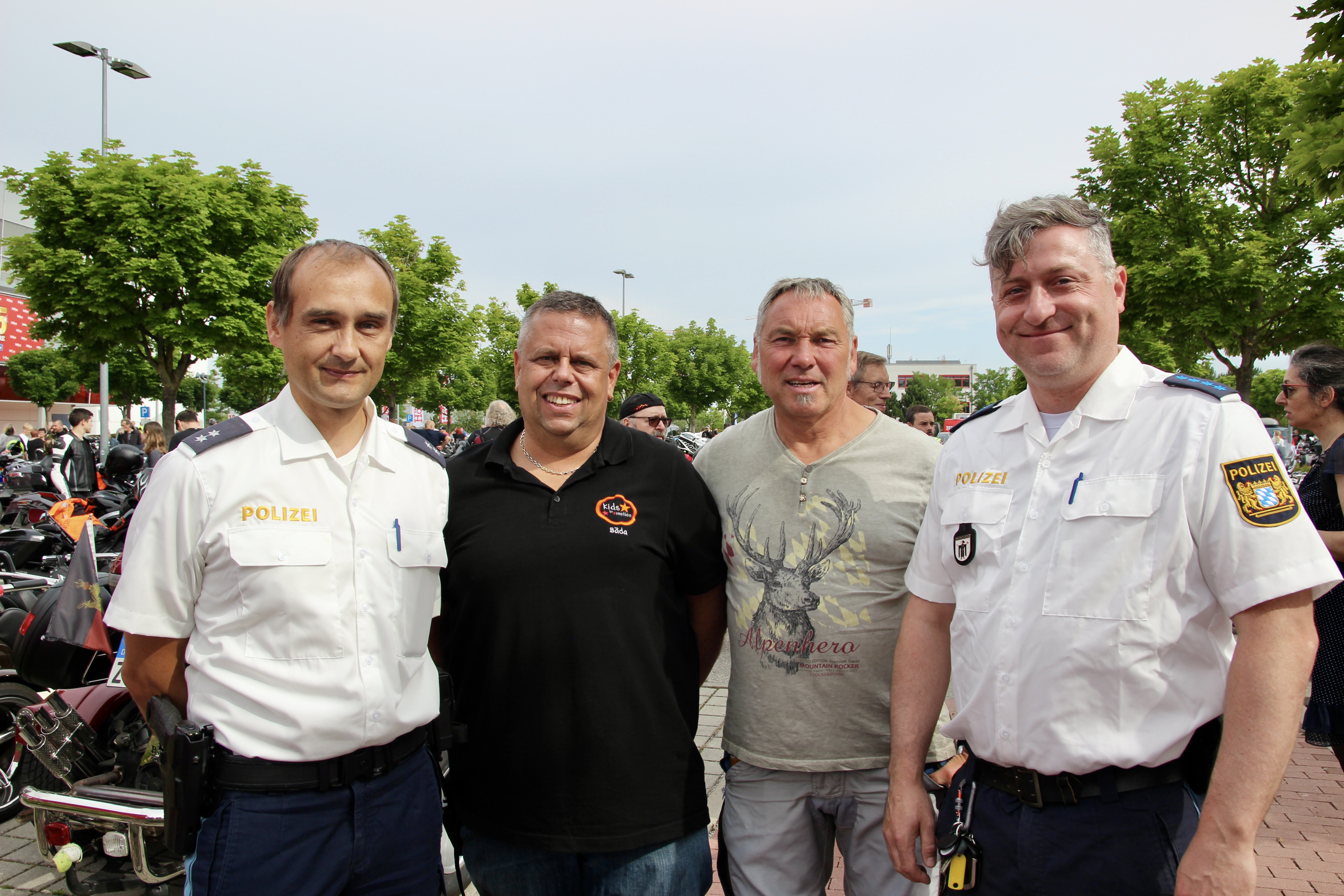 Einsatzleiter Michael Juretzki, Vereinschef Peter Degener, Norbert Ruf und Max Haner, v.l.