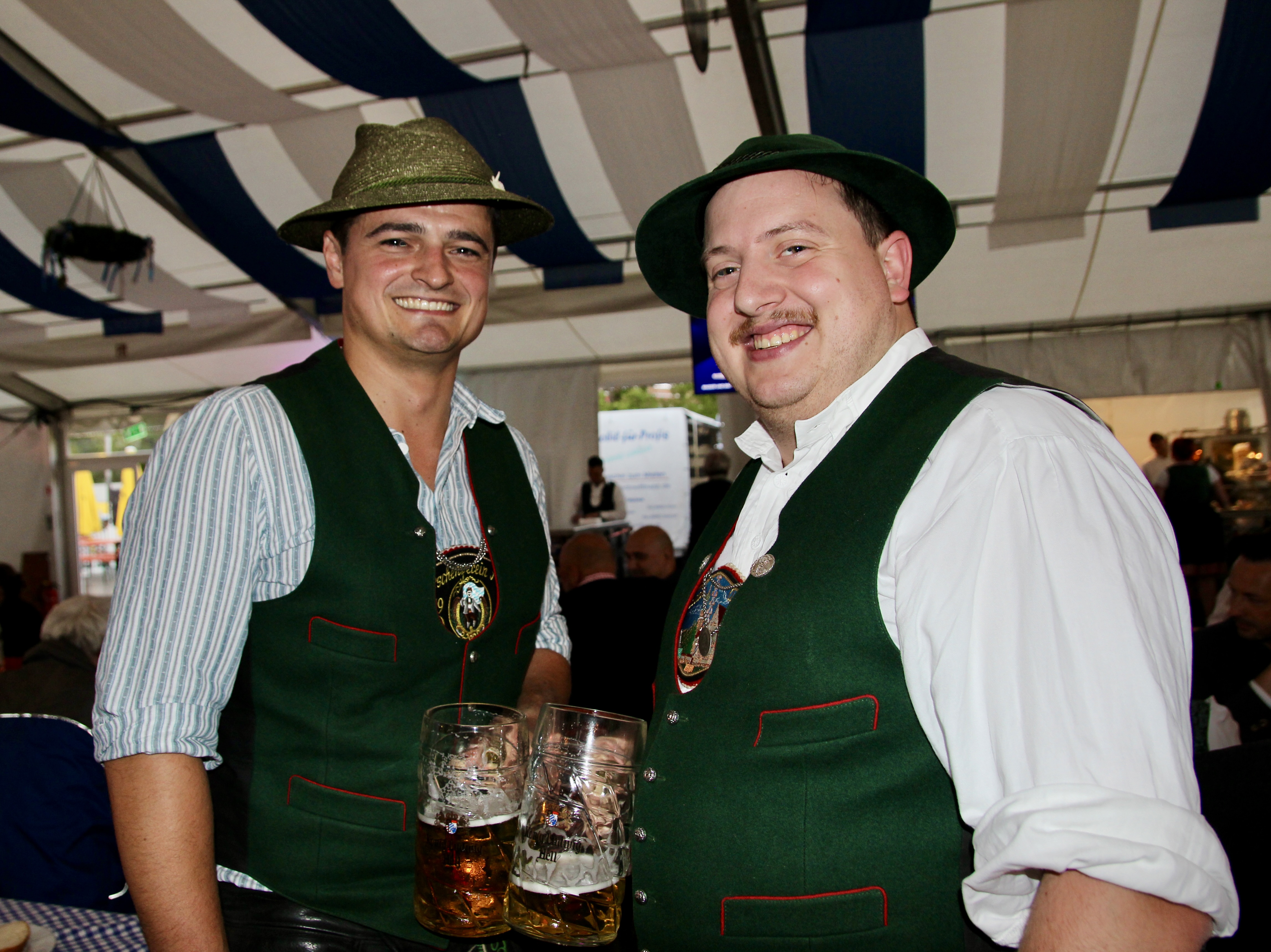 „Burschenvereinstreffen“ am Rande mit Quirin Niedhammer aus Aubing und Michael Hanslik aus Obermenzing v.l.