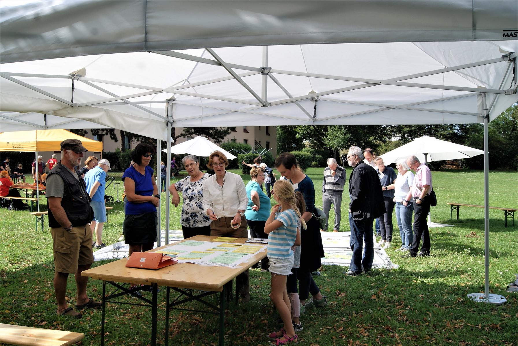 Das Interesse an dem Projekt war groß. Diskutiert wurden Tischtennisplätze und Seilrutschen.