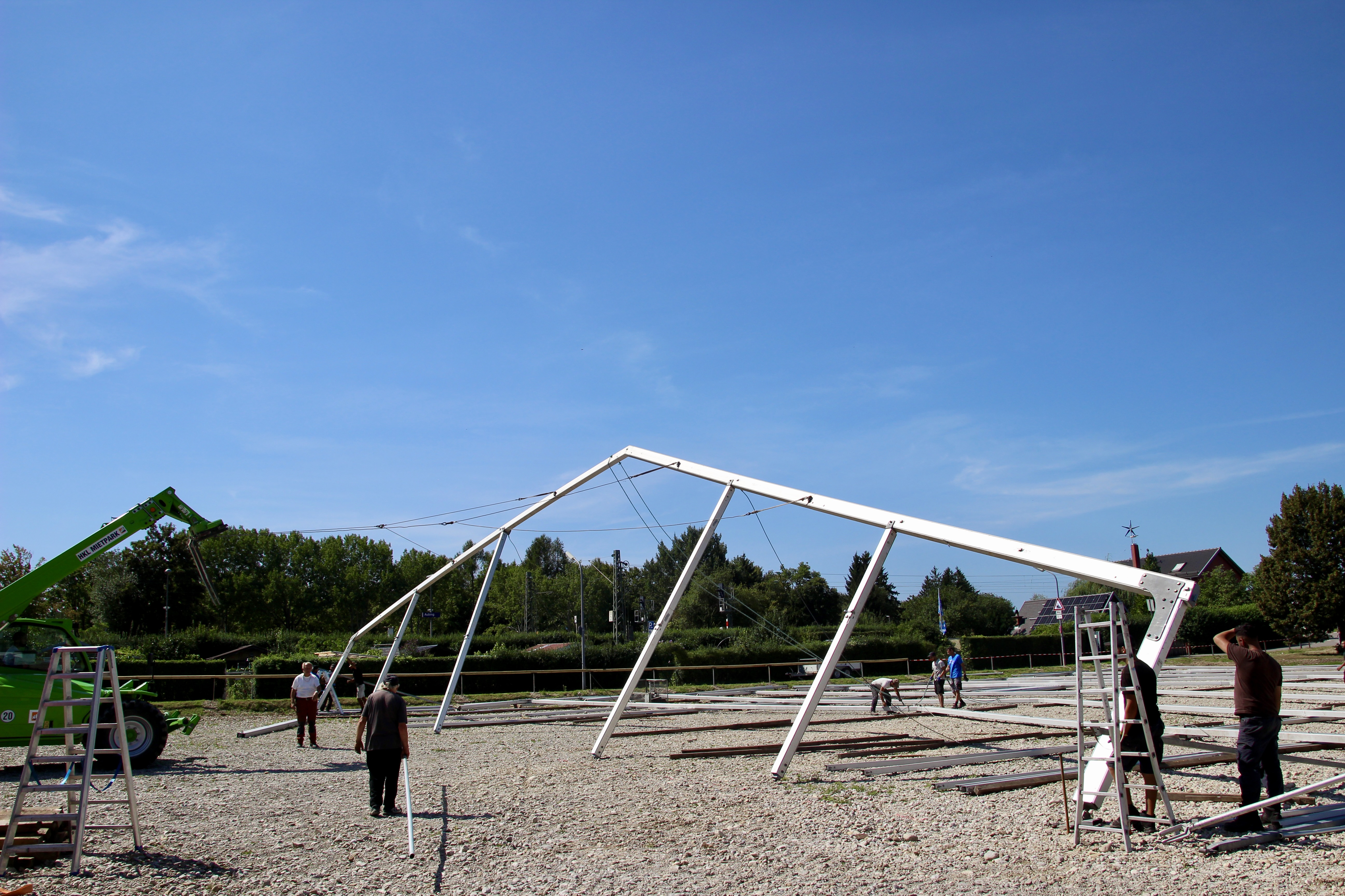 Aufbau mit 14 Mann plus Zeltmeister