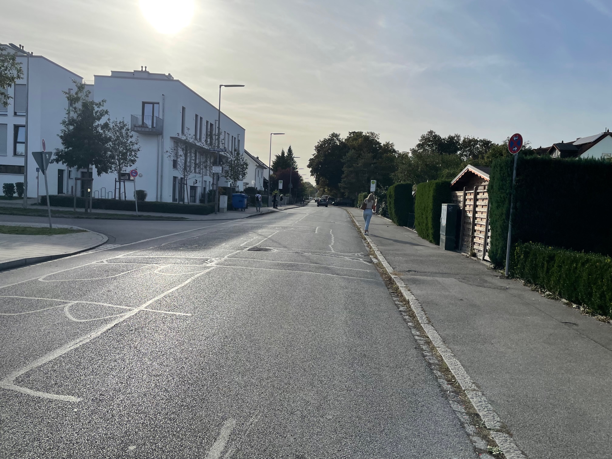 Härteres Vorgehen gehen Raser. Hier irgendwo entlang der Aubing-Ost-Straße wird demnächst für ein halbes Jahr ein sogenannter Dialog-Display stehen.