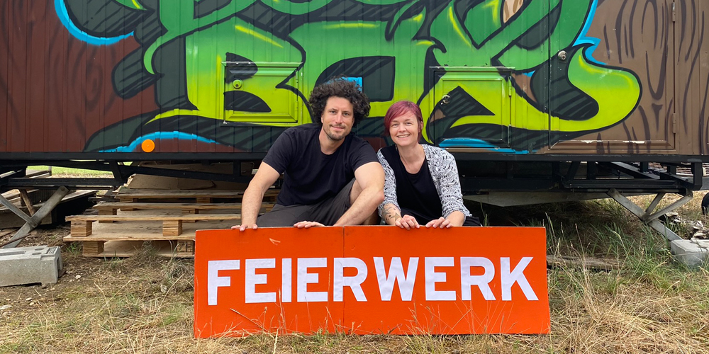 Tata! Das neue BoomBox-Team mit Julia Irländer und Max Hofer. Künftig gehört die Box zum Feierwerk.(c)Feierwerk