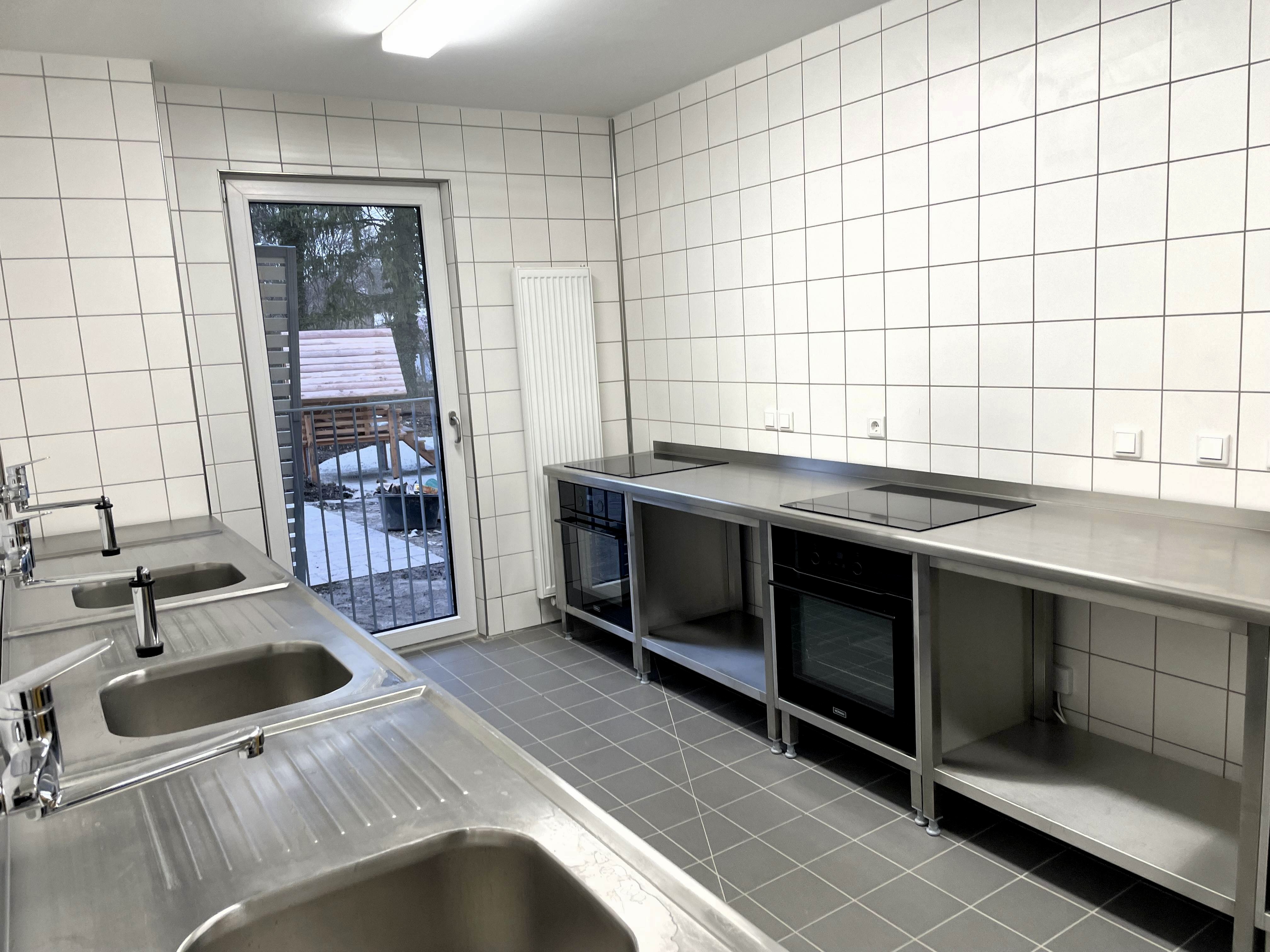 In jedem Stockwerk gibt es eine Gemenschaftsküche.