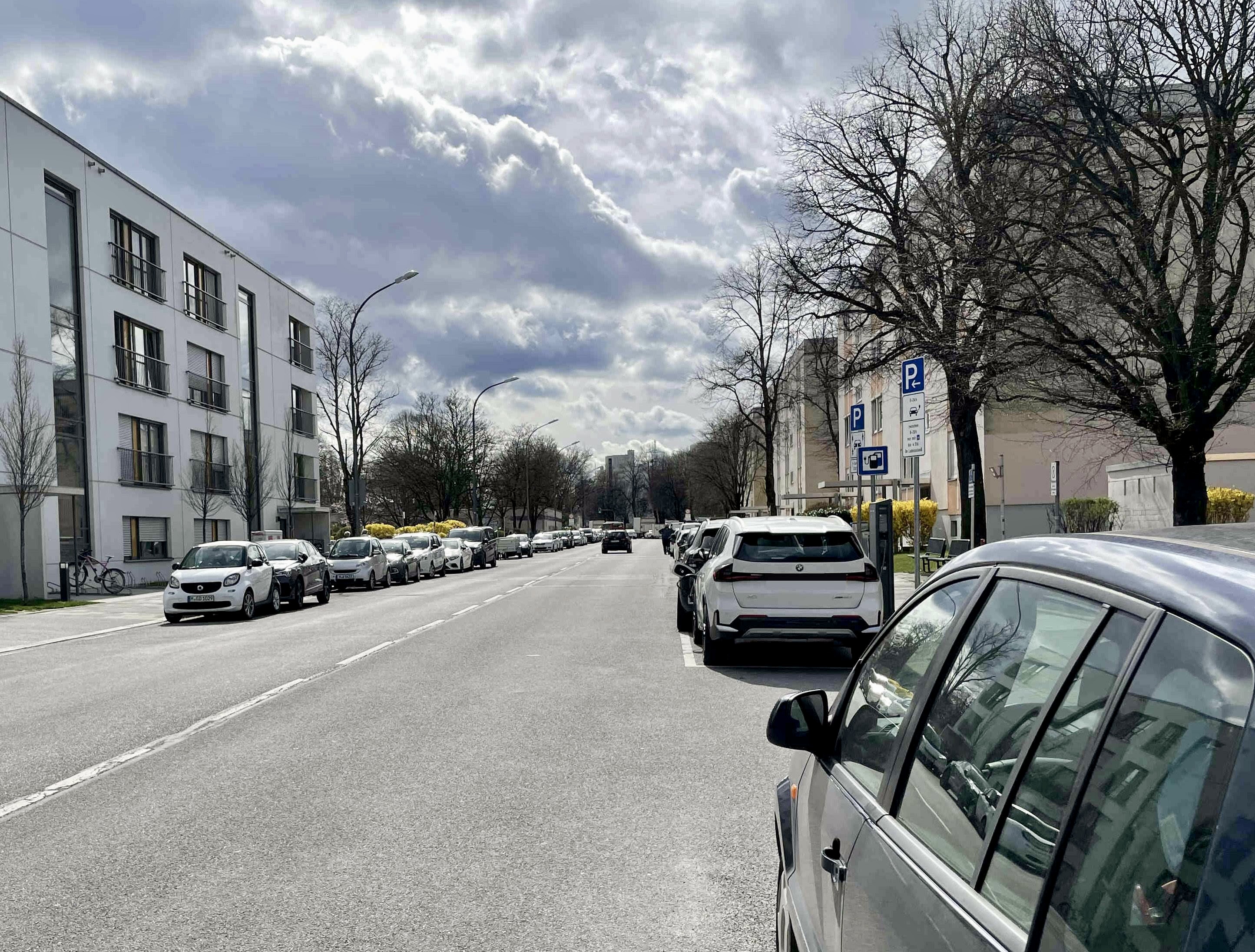 Tempo 30 in der gesamten Mainaustraße soll Raser stoppen und die Sicherheit der Fußgänger erhöhen.