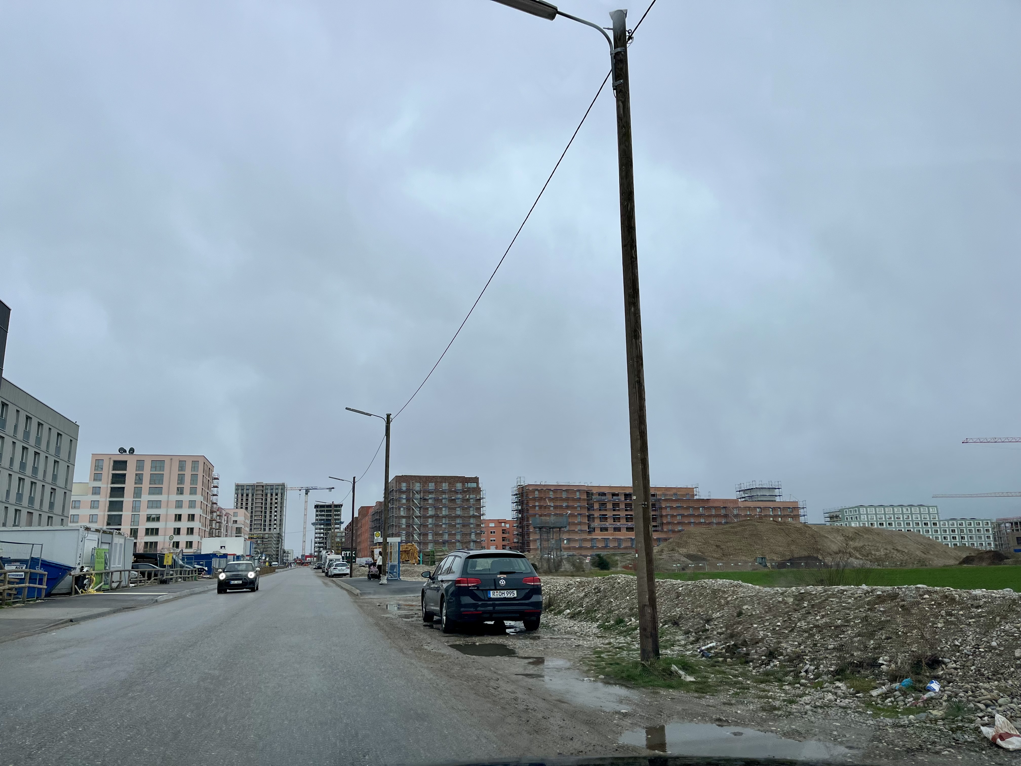 Links das erste Freiham-Viertel, rechts soll das zweite gebaut werden.