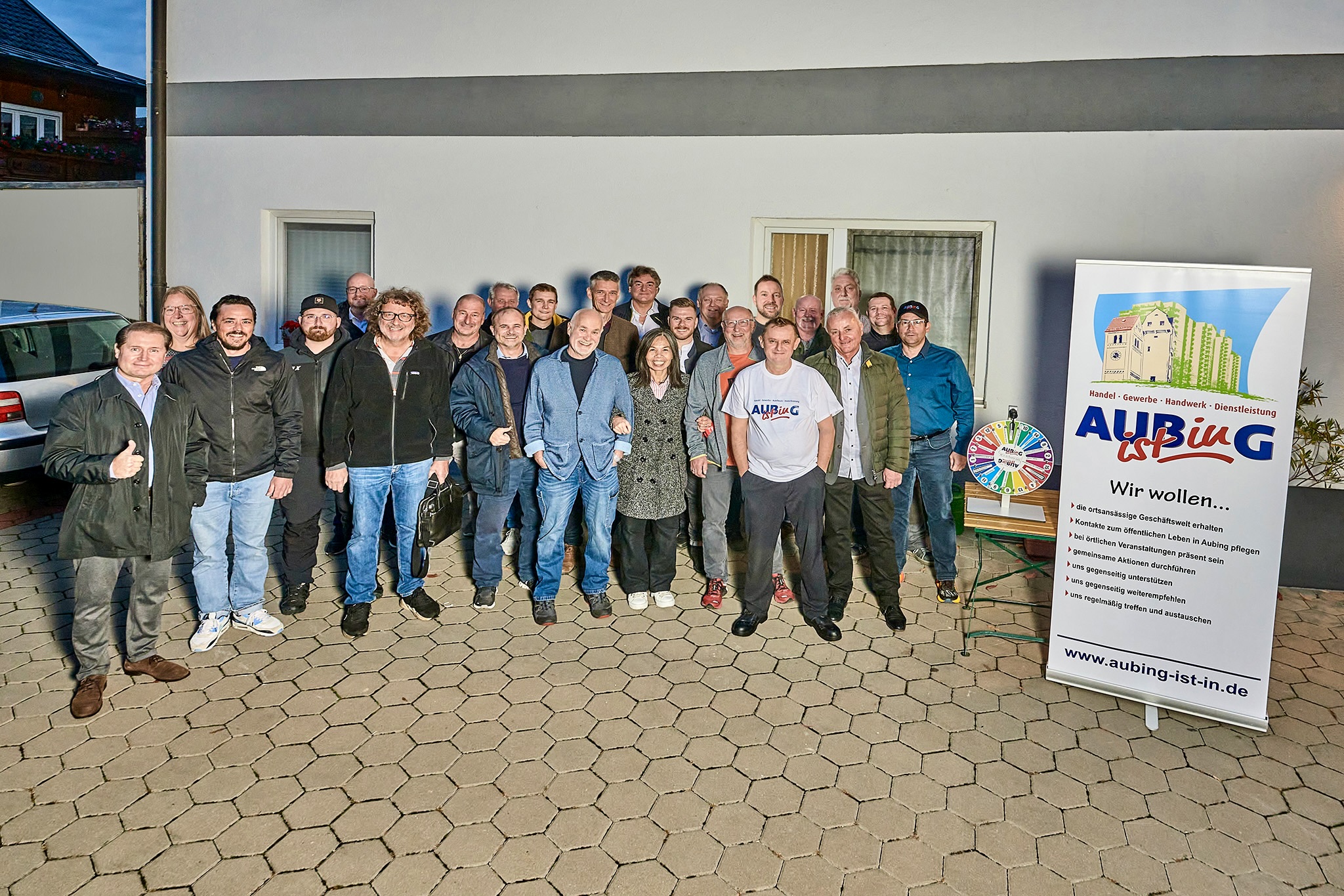 Der Gewerbeverein “Aubing ist IN” freut sich auf seien österliche Bluemnaktion am Samstag ab 9.30 Uhr an verschiedenen Stellen in Aubing.