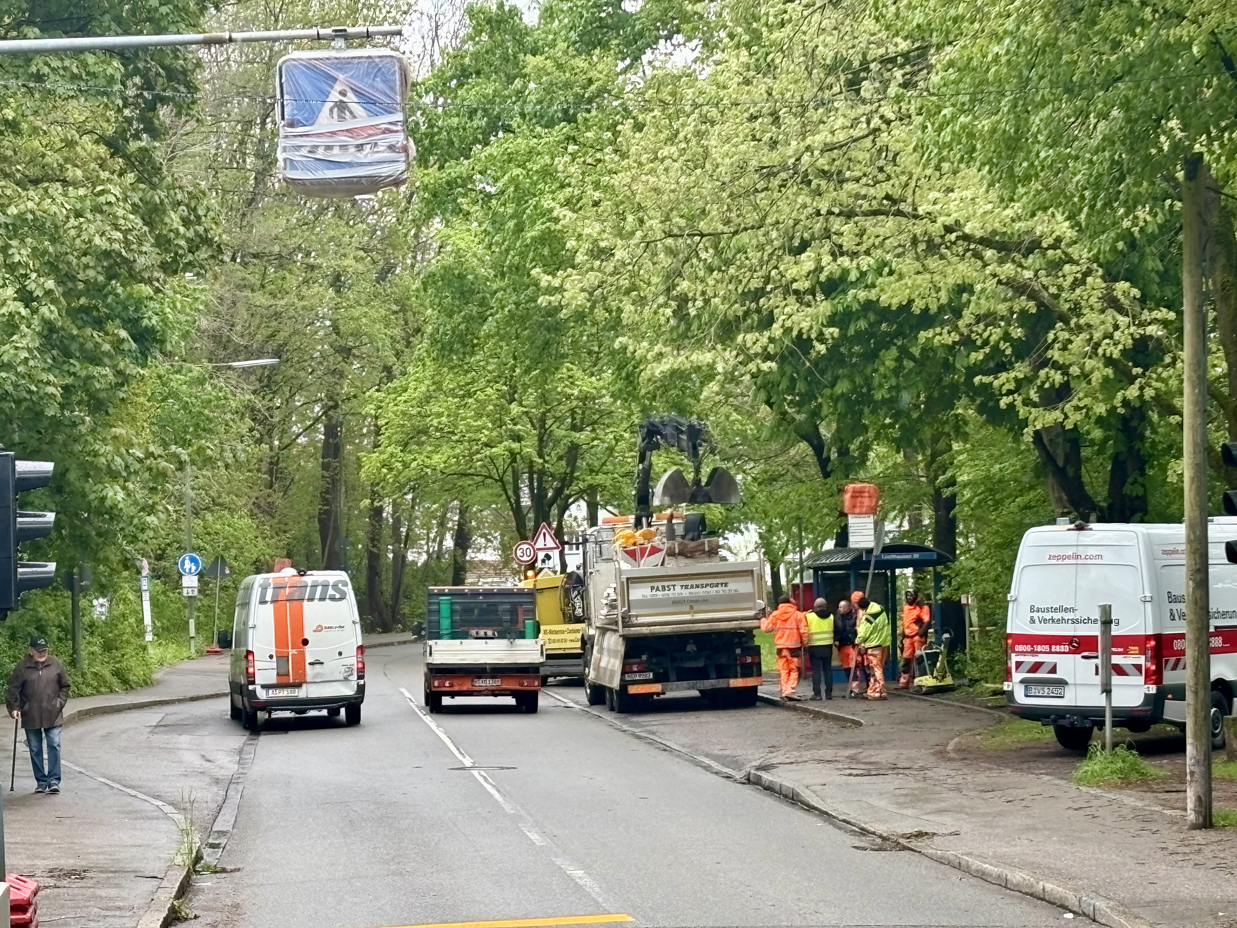 Die Umleitungen gehen über Alto-, Bergsonstraße, An der Langwieder Haide, Lochhausener Straße nach Gröbenzell.