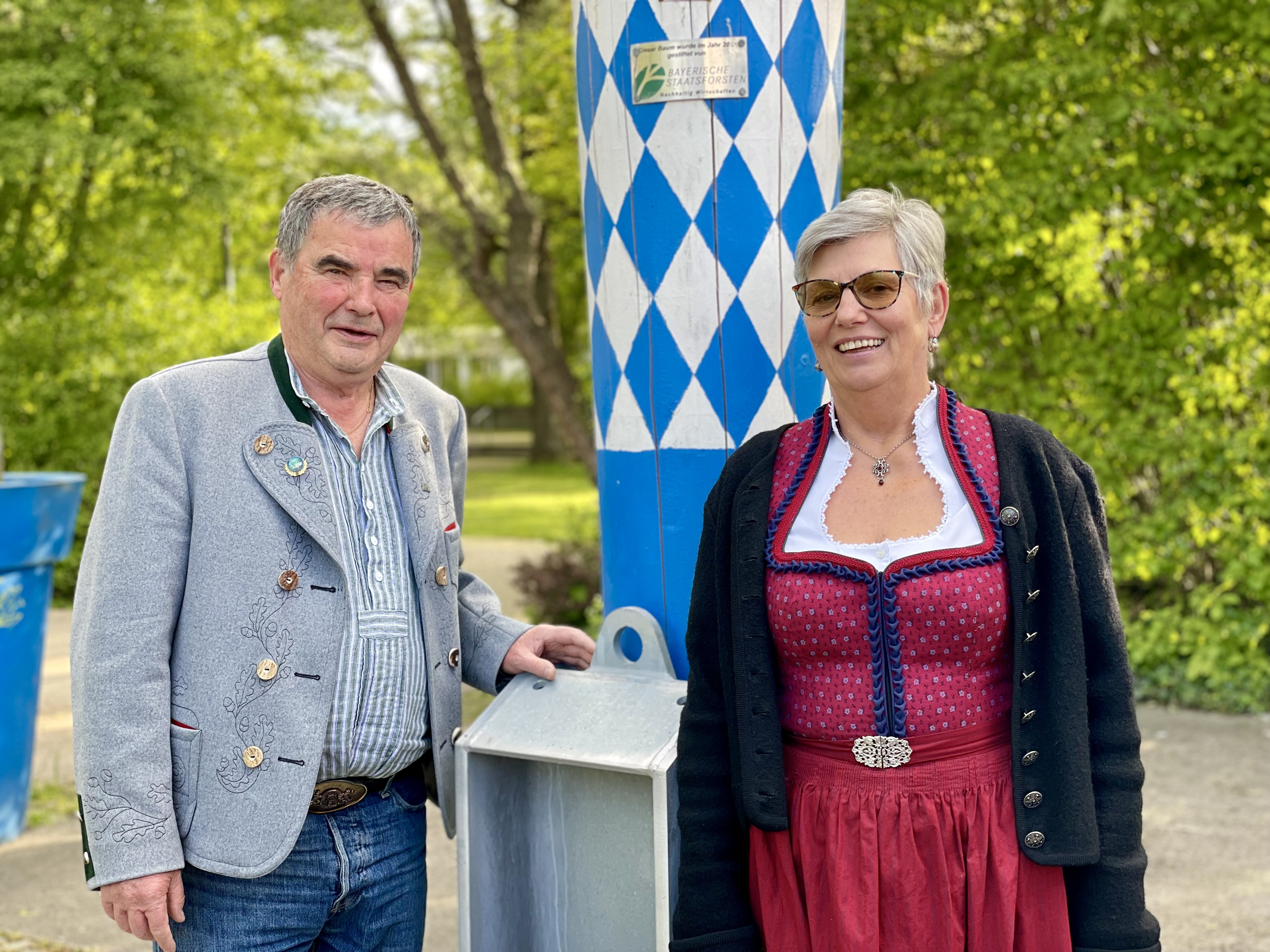 Dietmar Dressel war langjähriger 1. Vorstand und ist seit Januar Ehrenvorstand. Brigitte Honemann hat ihn als 1. Vorstand abgelöst.