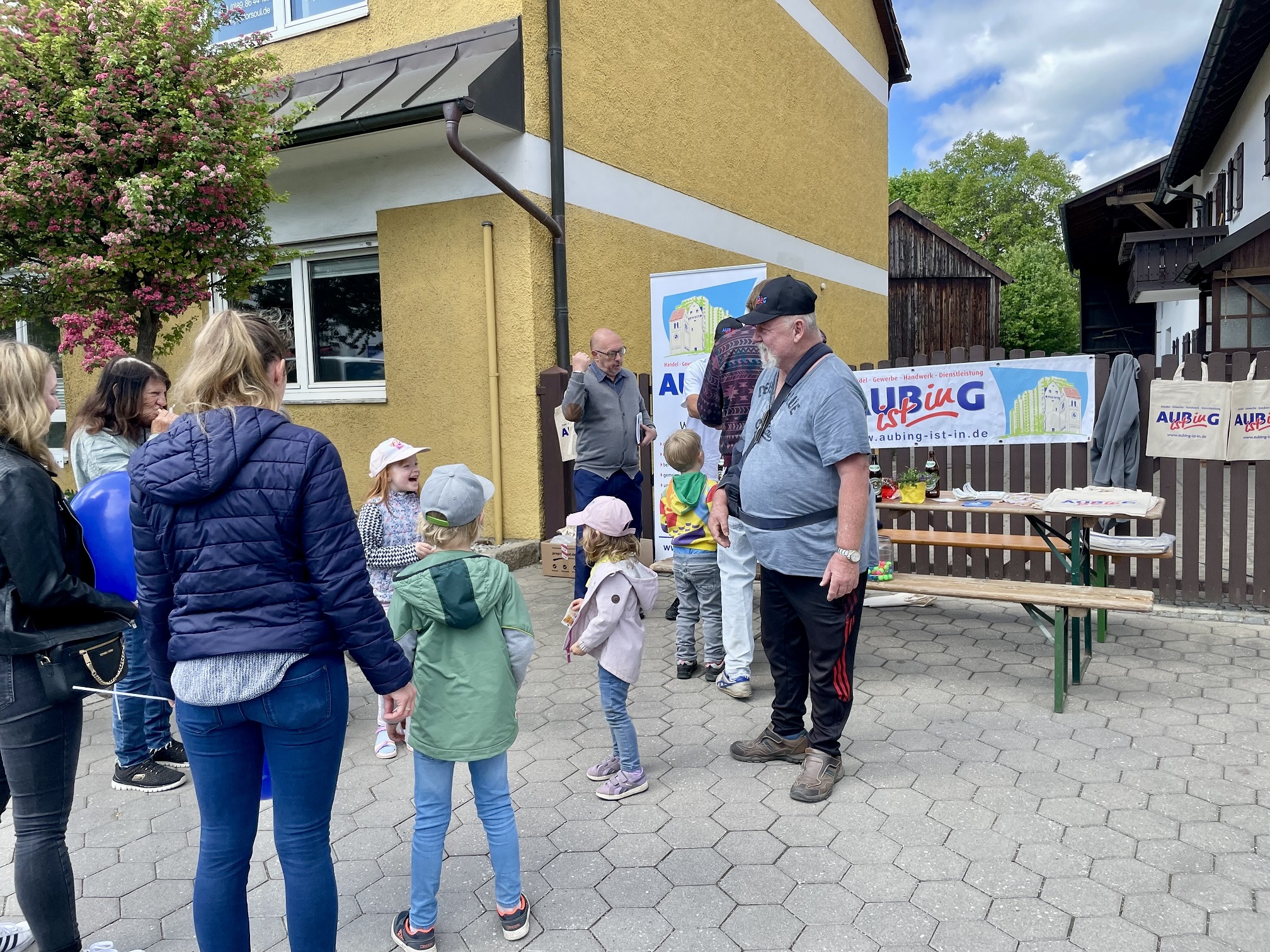Der Stand des Gewerbevereins “Aubing ist IN”.