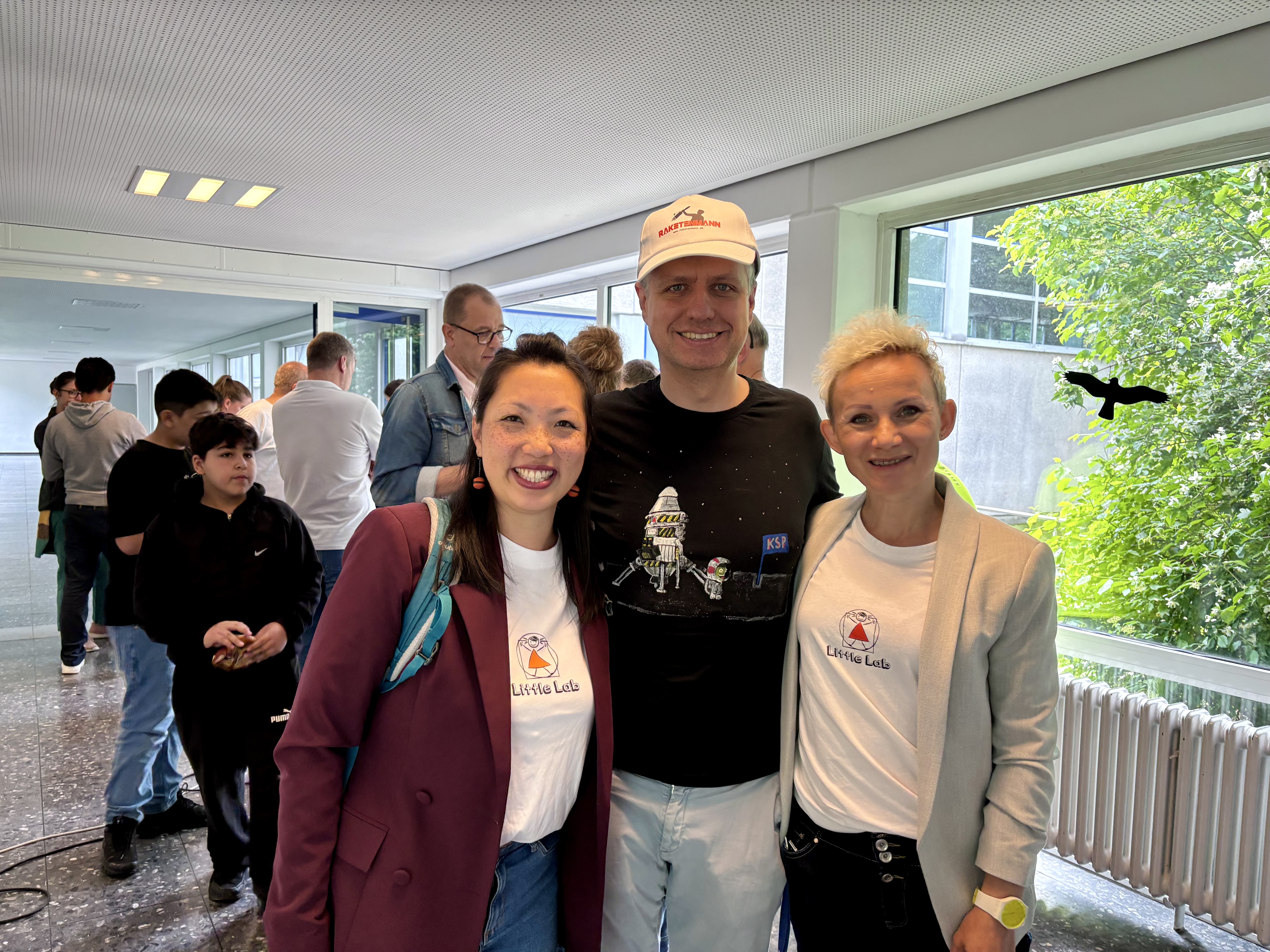 Das Projekt-Team: Du Linh Trinh von LittleLab, Kursleiter Attila Strba und LittleLab-Gründerin Agnieszka Spizewska.