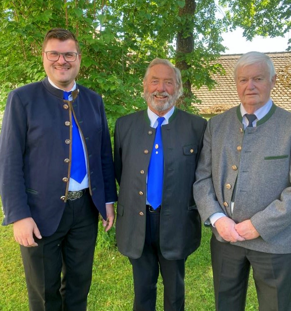 Der aktuelle Vorstand mit Sebatsian Kriesel, erster Vorstand Helmut Pfundstein und Josef Fürst (v.l.).