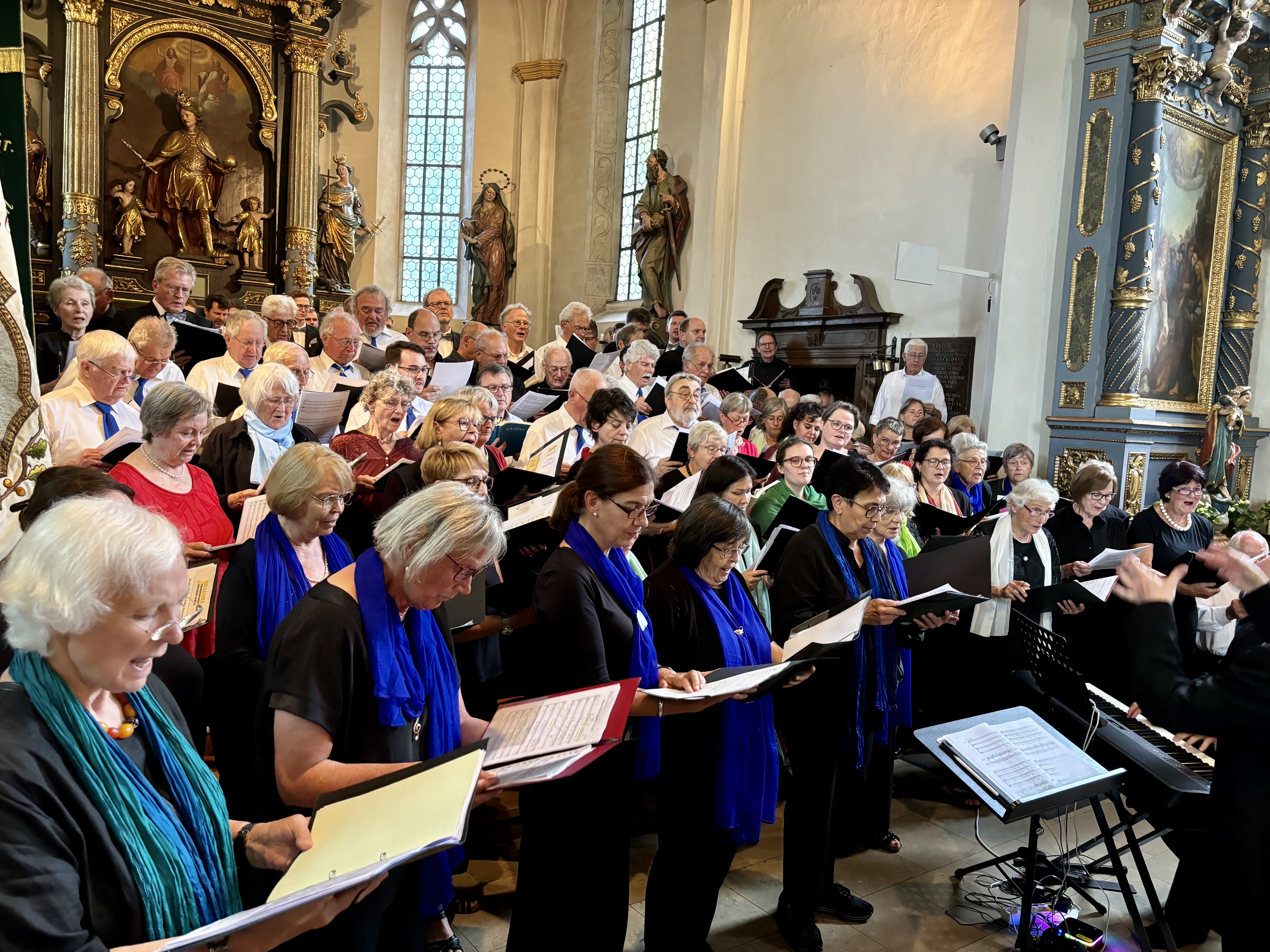 Stimmgewaltig: bei Händels Halleluja flog buchstäblich das Kirchendach weg. 