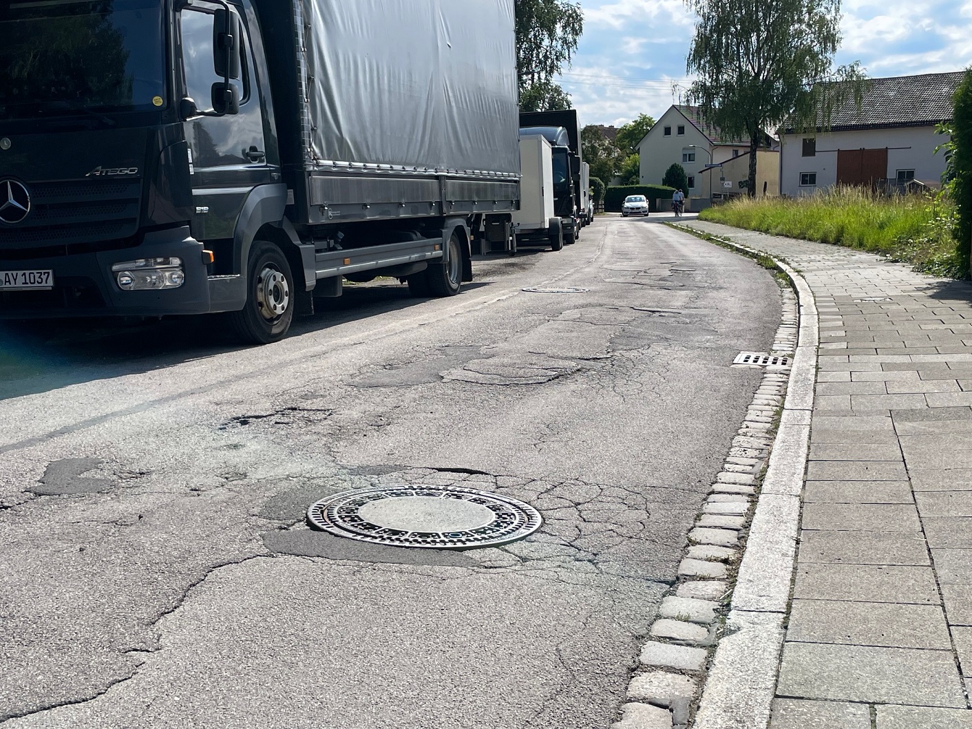 Die Sulzemooser Straße muss dringend saniert werden.