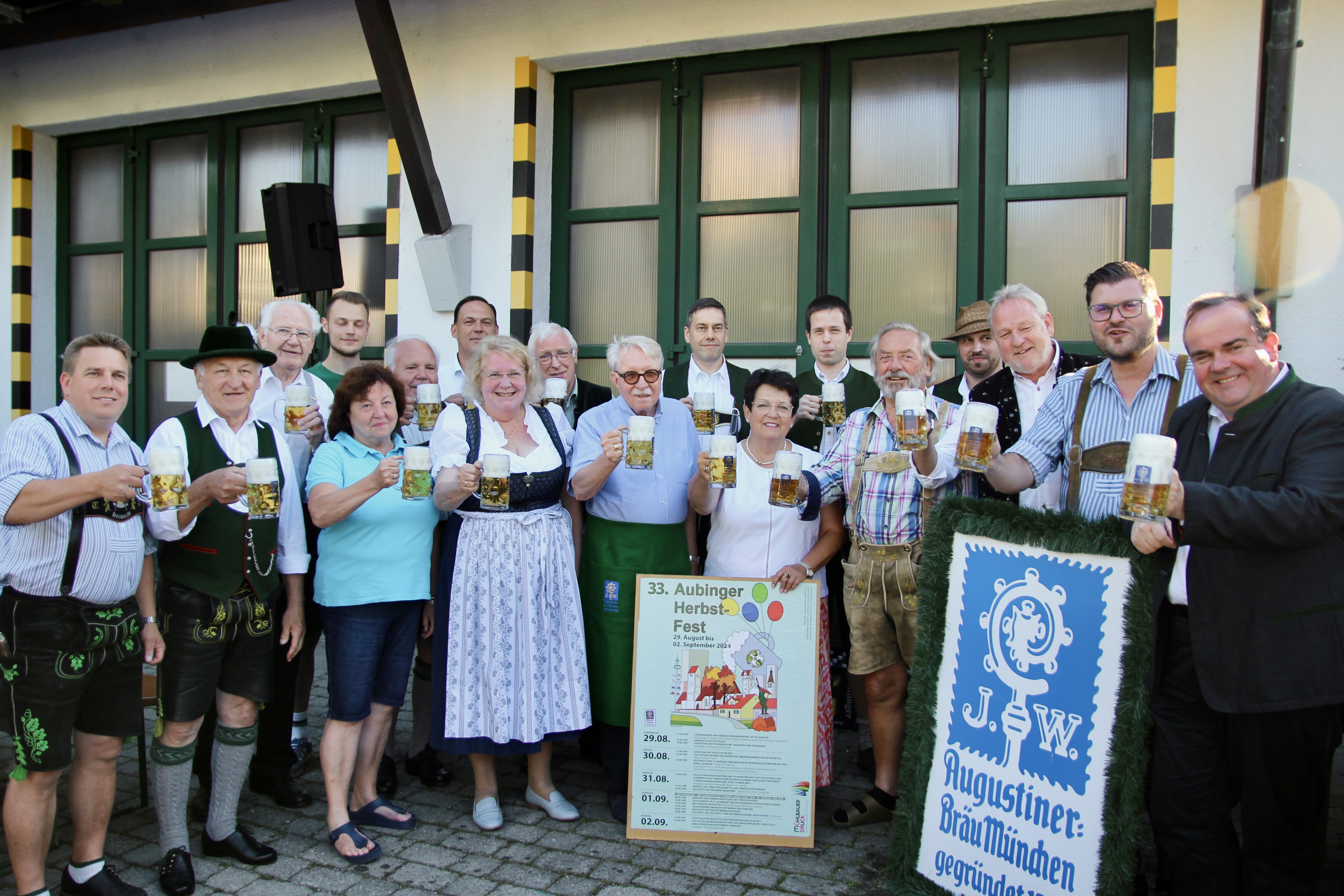 Traditionelle Bierprobe fürs Aubinger Herbstfest bei schönstem Wetter und bester Stimmung.