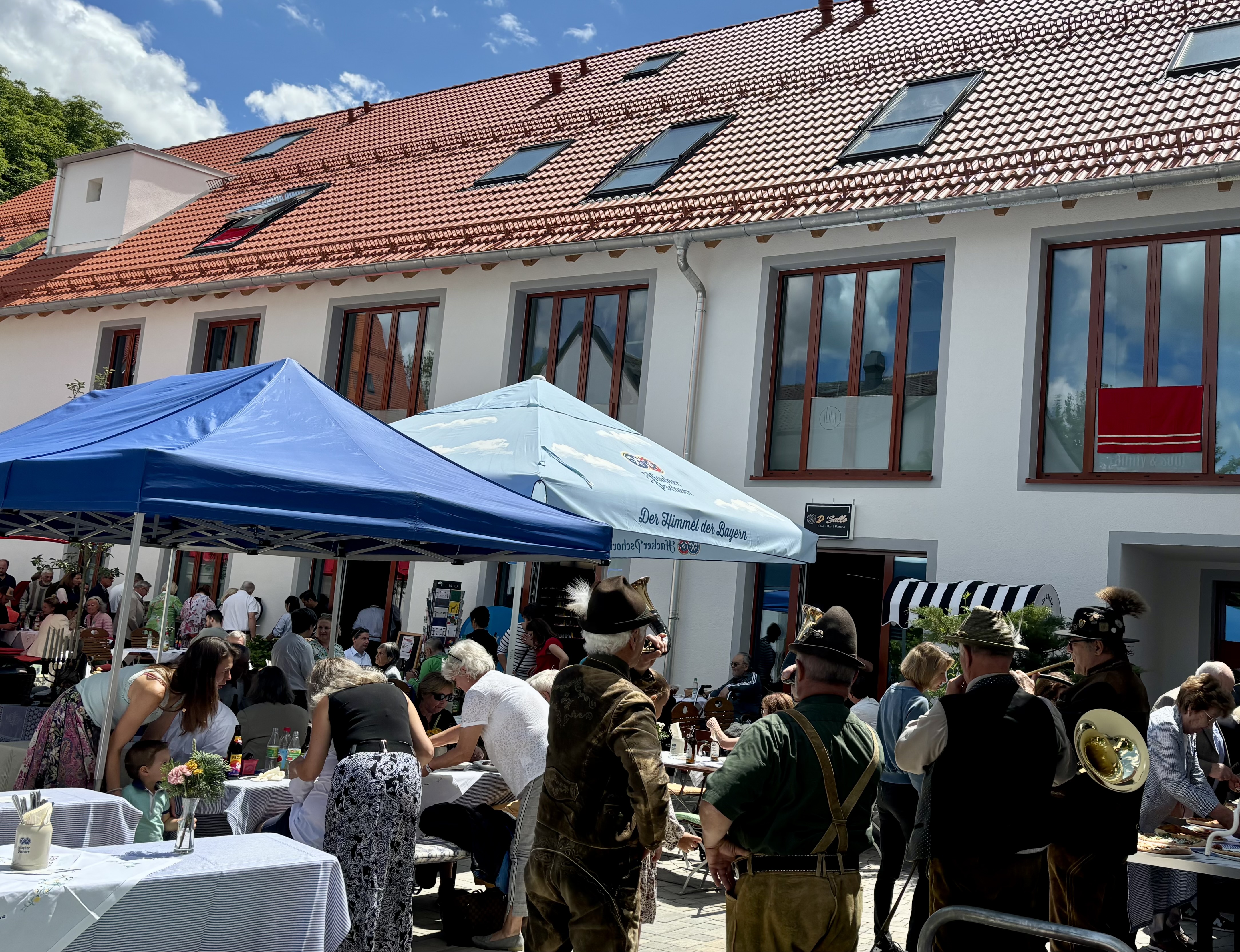 Familienfest zur Einweihung des Lochhausener Eichenhofs.