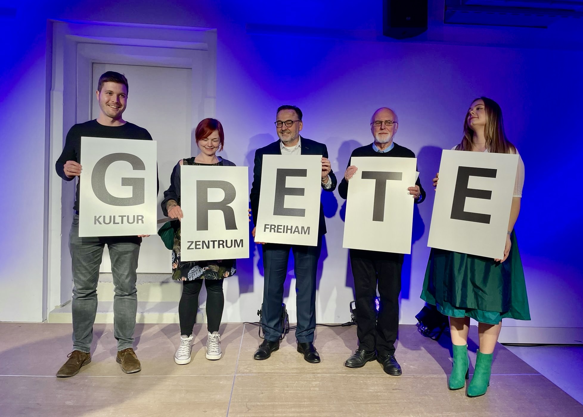 Kulturreferent Anton Biebl (Mitte) mit den Namensgebern v.l. Christoph Polte, Julia Irländer, Herrmann Müller und Annalena Mätzner.